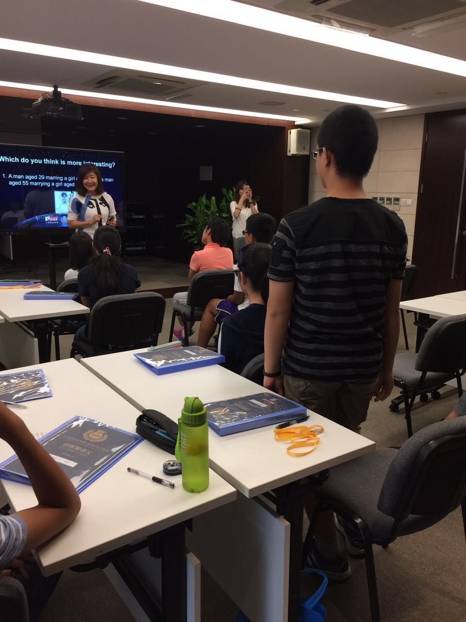 1475114561900597.jpg V教课.jpg